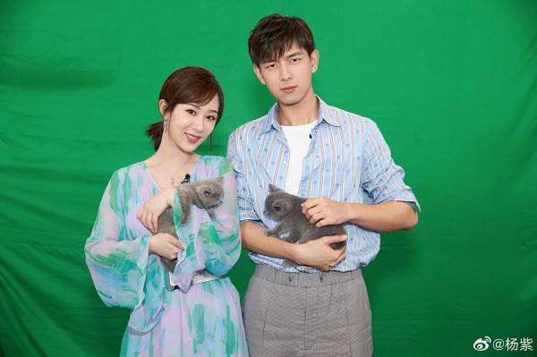 Lý Hiện trở thành 'vị thần quảng cáo' mới của Cbiz, cùng Dương Tử đón đỉnh cao sự nghiệp Lý Hiện trở thành 'vị thần quảng cáo' mới của Cbiz, cùng Dương Tử đón đỉnh cao sự nghiệp
