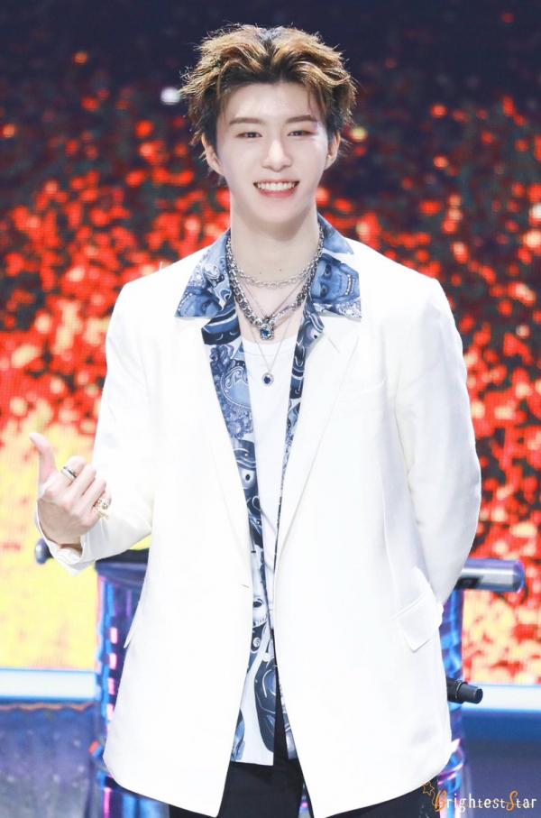 Chuyện sasaeng xứ Trung ám ảnh idol: Đổi chuyến bay, cướp hành lý và nhiều hơn thế nữa Chuyện sasaeng xứ Trung ám ảnh idol: Đổi chuyến bay, cướp hành lý và nhiều hơn thế nữa