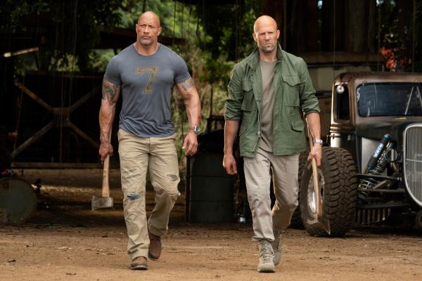 Không ai chịu nhường ai, cặp sao 'Hobbs & Shaw' ký điều khoản không thể thua trên phim Không ai chịu nhường ai, cặp sao 'Hobbs & Shaw' ký điều khoản không thể thua trên phim