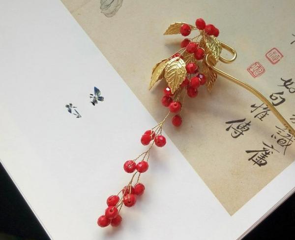 Một hạt đậu đỏ lại chất chứa nỗi tương tư của bao kiếp tình nhân Một hạt đậu đỏ lại chất chứa nỗi tương tư của bao kiếp tình nhân