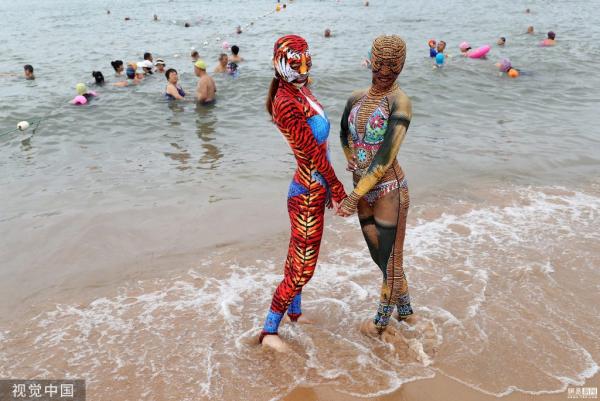 Bikini toàn thân giúp các 'ninja' không lo cháy nắng đã quay lại và lợi hại hơn xưa Bikini toàn thân giúp các 'ninja' không lo cháy nắng đã quay lại và lợi hại hơn xưa