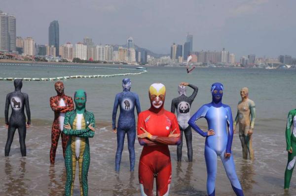 Bikini toàn thân giúp các 'ninja' không lo cháy nắng đã quay lại và lợi hại hơn xưa Bikini toàn thân giúp các 'ninja' không lo cháy nắng đã quay lại và lợi hại hơn xưa