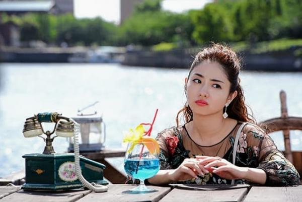 Heaven, My Restaurant, My Life – Chuyện về nhà hàng nơi nghĩa trang có bà chủ xinh đẹp quái dị Heaven, My Restaurant, My Life – Chuyện về nhà hàng nơi nghĩa trang có bà chủ xinh đẹp quái dị
