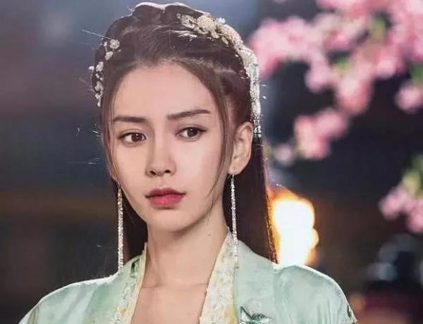 Nữ thần Kim Ưng 2020 má» bình chá»n: 6 mỹ nhân ÄÆ°á»£c Äá» cá», Dương Tá» Äang Äứng Äầu lượt vote