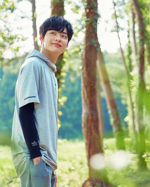 Moment At Eighteen: Ngoài Ong Seong Woo, vẫn còn 5 mỹ nam thanh xuân khiến bạn mê mẩn Moment At Eighteen: Ngoài Ong Seong Woo, vẫn còn 5 mỹ nam thanh xuân khiến bạn mê mẩn