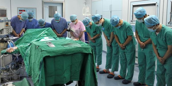 Những kiến thức rùng rợn mà một nhân viên khám nghiệm tử thi phải biết Những kiến thức rùng rợn mà một nhân viên khám nghiệm tử thi phải biết