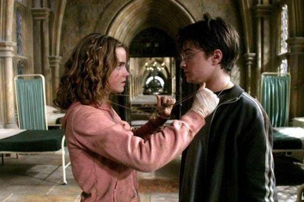 10 lý do khiến tác giả J. K. Rowling hối tiếc khi đã không để Harry và Hermione yêu nhau 10 lý do khiến tác giả J. K. Rowling hối tiếc khi đã không để Harry và Hermione yêu nhau