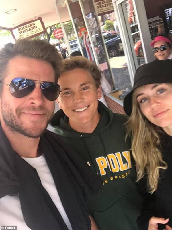 Liam Hemsworth muốn bình yên, Miley Cyrus thì nổi loạn, kết cục chia tay đã được dự báo trước Liam Hemsworth muốn bình yên, Miley Cyrus thì nổi loạn, kết cục chia tay đã được dự báo trước