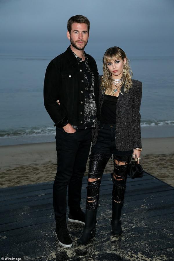 Liam Hemsworth đã quá mệt mỏi khi vợ cũ 'cố gắng làm trò trước ống kính' Liam Hemsworth đã quá mệt mỏi khi vợ cũ 'cố gắng làm trò trước ống kính'