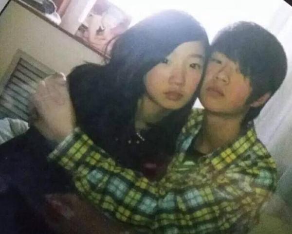 Vương Nhất Bác bị nghi đẹp trai nhờ dao kéo, yêu đương lén lút với thiên kim tập đoàn lớn Vương Nhất Bác bị nghi đẹp trai nhờ dao kéo, yêu đương lén lút với thiên kim tập đoàn lớn
