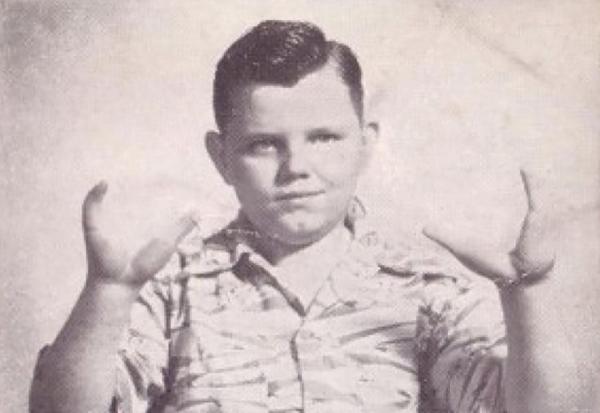 'Cậu bé tôm hùm' Grady Stiles: Từ kỳ quan rạp xiếc đến kẻ say xỉn và giết người 'Cậu bé tôm hùm' Grady Stiles: Từ kỳ quan rạp xiếc đến kẻ say xỉn và giết người