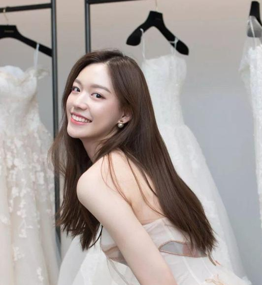 Bạn gái tin đồn của Vương Nhất Bác đầu quân SM Ent làm người mẫu, netizen lo sợ cho các oppa Bạn gái tin đồn của Vương Nhất Bác đầu quân SM Ent làm người mẫu, netizen lo sợ cho các oppa