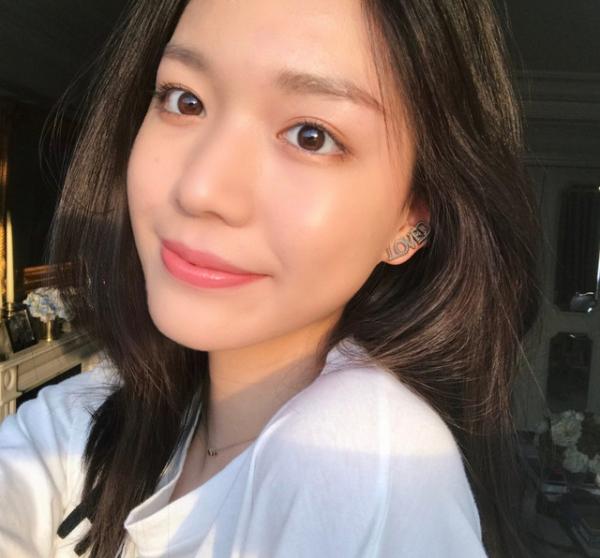 Bạn gái tin đồn của Vương Nhất Bác đầu quân SM Ent làm người mẫu, netizen lo sợ cho các oppa Bạn gái tin đồn của Vương Nhất Bác đầu quân SM Ent làm người mẫu, netizen lo sợ cho các oppa