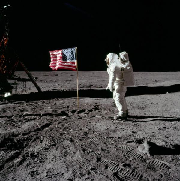 Liệu những nhiệm vụ Apollo có phải là cú lừa lớn từ chính phủ Mỹ? Liệu những nhiệm vụ Apollo có phải là cú lừa lớn từ chính phủ Mỹ?
