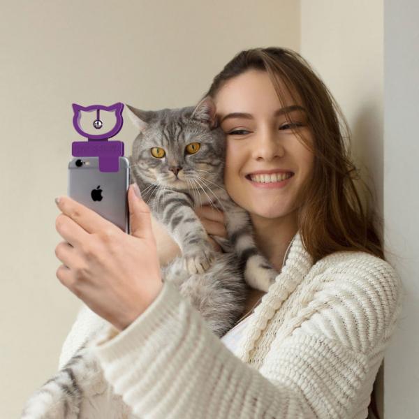 Thiết bị đơn giản không ngờ nhưng sẽ giúp mèo của bạn ‘ngoan ngoãn’ chụp hình selfie hàng giờ Thiết bị đơn giản không ngờ nhưng sẽ giúp mèo của bạn ‘ngoan ngoãn’ chụp hình selfie hàng giờ