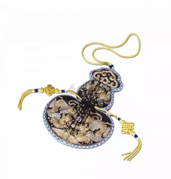 Rốt cuộc có bao nhiêu loại phục sức trong bộ triều phục cầu kỳ của các phi tần xưa Rốt cuộc có bao nhiêu loại phục sức trong bộ triều phục cầu kỳ của các phi tần xưa
