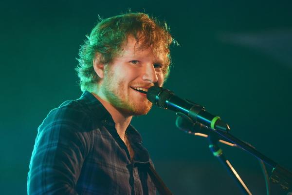 Chai tương cà đắt nhất thế giới do chính Ed Sheeran thiết kế, được bán đấu giá lên đến 42 triệu VNĐ Chai tương cà đắt nhất thế giới do chính Ed Sheeran thiết kế, được bán đấu giá lên đến 42 triệu VNĐ