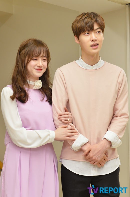 Những dấu hiệu rạn nứt 'rõ như ban ngày' giữa Goo Hye Sun - Ahn Jae Hyun mà fan vô tình bỏ qua Những dấu hiệu rạn nứt 'rõ như ban ngày' giữa Goo Hye Sun - Ahn Jae Hyun mà fan vô tình bỏ qua