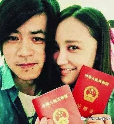 Minh tinh chia tay, ly hôn: Muôn vàn kiểu thông báo, từ văn thơ hoa mỹ cho tới thẳng thắn nhận lỗi Minh tinh chia tay, ly hôn: Muôn vàn kiểu thông báo, từ văn thơ hoa mỹ cho tới thẳng thắn nhận lỗi
