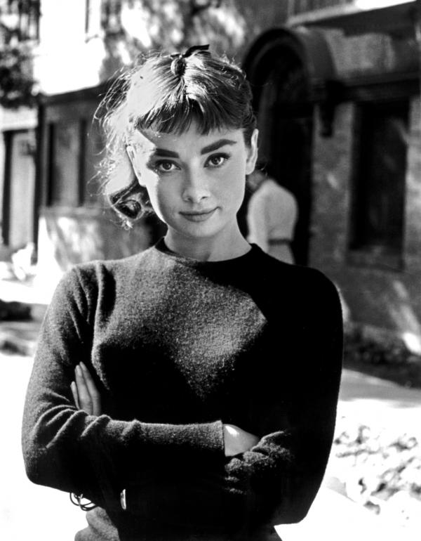 Cuộc đời phi thường của Audrey Hepburn: Từ nữ minh tinh màn ảnh đến nhà hoạt động nhân quyền Cuộc đời phi thường của Audrey Hepburn: Từ nữ minh tinh màn ảnh đến nhà hoạt động nhân quyền