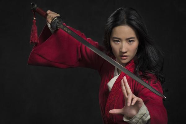 Lưu Diệc Phi không quan tâm làn sóng tẩy chay 'Hoa Mộc Lan', khẳng định ủng hộ cảnh sát Hong Kong Lưu Diệc Phi không quan tâm làn sóng tẩy chay 'Hoa Mộc Lan', khẳng định ủng hộ cảnh sát Hong Kong
