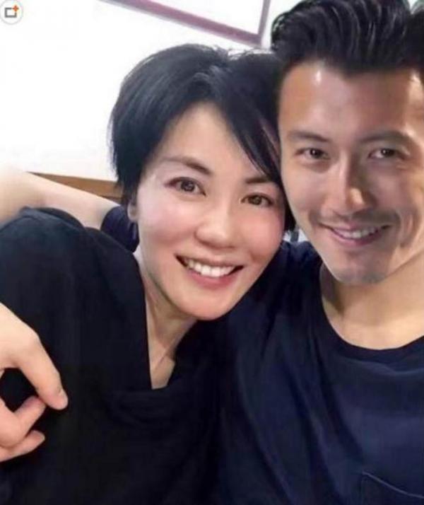 Châu Tấn - Vương Phi: Mối nghiệt duyên rối như tơ vò, kì lạ nhất showbiz Hoa Ngữ Châu Tấn - Vương Phi: Mối nghiệt duyên rối như tơ vò, kì lạ nhất showbiz Hoa Ngữ