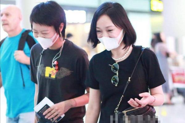 Châu Tấn - Vương Phi: Mối nghiệt duyên rối như tơ vò, kì lạ nhất showbiz Hoa Ngữ Châu Tấn - Vương Phi: Mối nghiệt duyên rối như tơ vò, kì lạ nhất showbiz Hoa Ngữ