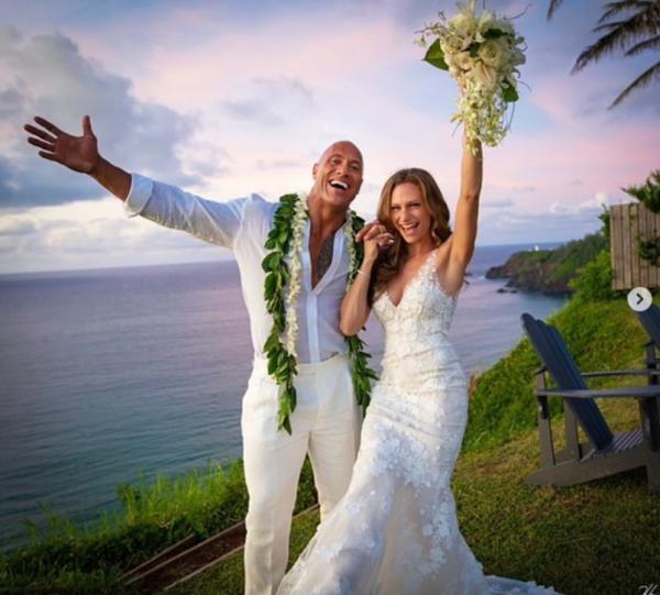 Không phải dàn cast Avengers, Dwayne 'The Rock' Johnson mới là diễn viên nam nhận thù lao cao nhất thế giới Không phải dàn cast Avengers, Dwayne 'The Rock' Johnson mới là diễn viên nam nhận thù lao cao nhất thế giới