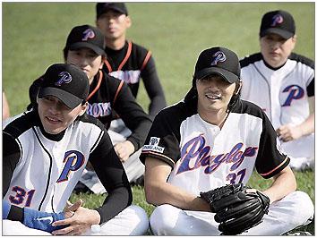 Playboys - Đội bóng chày quyền lực nhất xứ Hàn, muốn gặp các sao nam hạng A nổi tiếng nhất cứ đến đây Playboys - Đội bóng chày quyền lực nhất xứ Hàn, muốn gặp các sao nam hạng A nổi tiếng nhất cứ đến đây