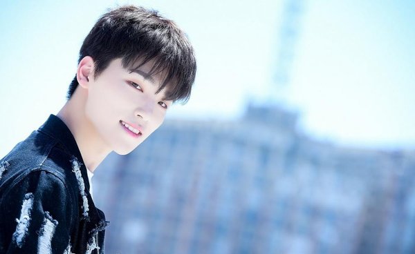 6 cặp idol từng điêu đứng vì bị chính fan cuồng khui chuyện hẹn hò chứ không phải hung thần Dispatch 6 cặp idol từng điêu đứng vì bị chính fan cuồng khui chuyện hẹn hò chứ không phải hung thần Dispatch