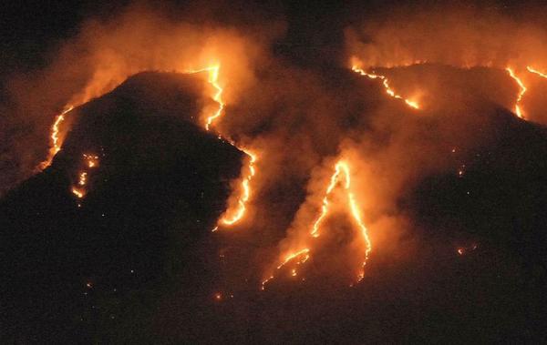 NASA công bố những hình ảnh mới nhất về tình trạng 'chưa bao giờ tồi tệ hơn' của rừng Amazon NASA công bố những hình ảnh mới nhất về tình trạng 'chưa bao giờ tồi tệ hơn' của rừng Amazon