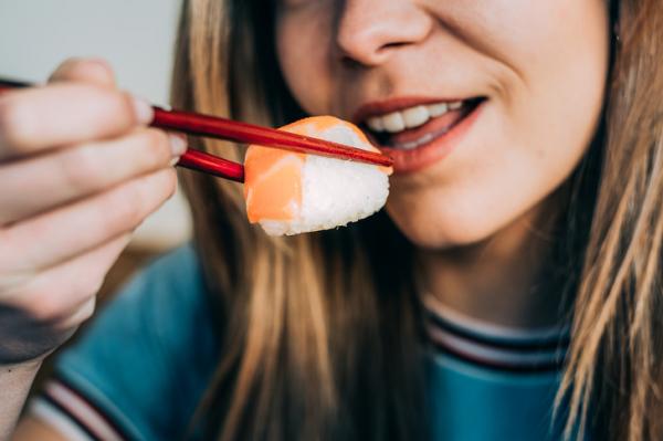 Đây là lý do tại sao lúc nào bạn cũng cảm thấy 'muốn ăn cả thế giới' Đây là lý do tại sao lúc nào bạn cũng cảm thấy 'muốn ăn cả thế giới'