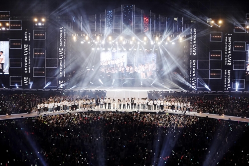 Những kiểu fan nước ngoài mà fan Hàn ghét cay ghét đắng: Thích thể hiện hay yêu idol quá mà thôi? Những kiểu fan nước ngoài mà fan Hàn ghét cay ghét đắng: Thích thể hiện hay yêu idol quá mà thôi?