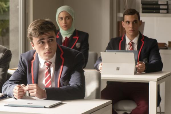 Elite - Câu chuyện thanh xuân ‘cẩu huyết’ và nóng bỏng nhất của Netflix sẽ trở lại vào mùa thu năm nay Elite - Câu chuyện thanh xuân ‘cẩu huyết’ và nóng bỏng nhất của Netflix sẽ trở lại vào mùa thu năm nay