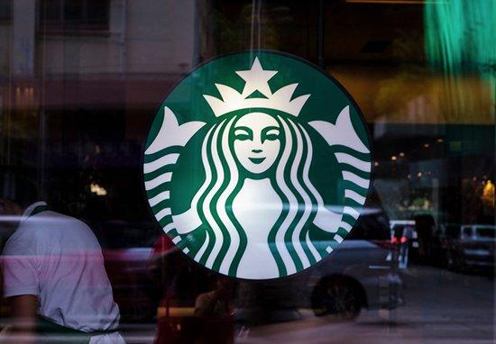Khách hàng Starbucks phẫn nộ khi tên mình bị viết là 'hà mã' Khách hàng Starbucks phẫn nộ khi tên mình bị viết là 'hà mã'