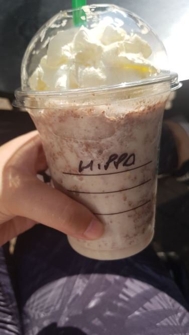 Khách hàng Starbucks phẫn nộ khi tên mình bị viết là 'hà mã' Khách hàng Starbucks phẫn nộ khi tên mình bị viết là 'hà mã'
