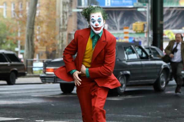 Tài tử Joaquin Phoenix cảm thấy 'đau đớn' khi hoá thân vào nhân vật Joker Tài tử Joaquin Phoenix cảm thấy 'đau đớn' khi hoá thân vào nhân vật Joker
