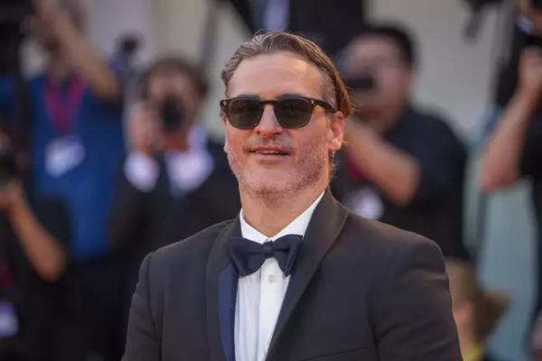 Tài tử Joaquin Phoenix cảm thấy 'đau đớn' khi hoá thân vào nhân vật Joker Tài tử Joaquin Phoenix cảm thấy 'đau đớn' khi hoá thân vào nhân vật Joker