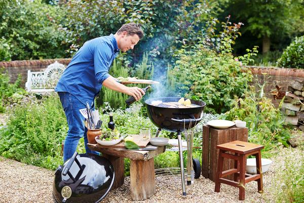 Người phụ nữ ăn thuần chay giận dữ kiện hàng xóm gốc Việt vì họ suốt ngày nướng thịt ngoài trời Người phụ nữ ăn thuần chay giận dữ kiện hàng xóm gốc Việt vì họ suốt ngày nướng thịt ngoài trời