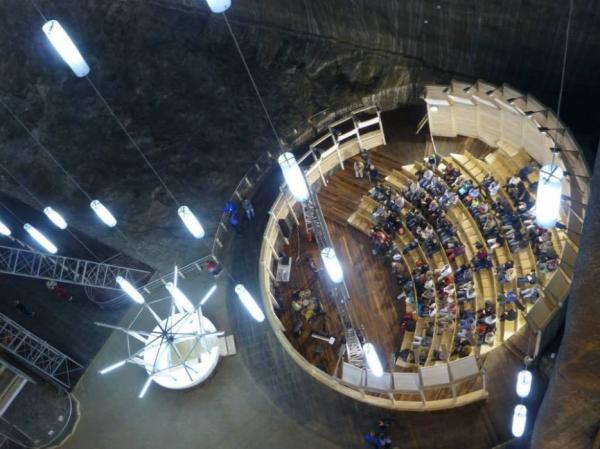 Salina Turda: Từ mỏ muối cổ nhất hành tinh đến công viên giải trí độc đáo có một không hai Salina Turda: Từ mỏ muối cổ nhất hành tinh đến công viên giải trí độc đáo có một không hai