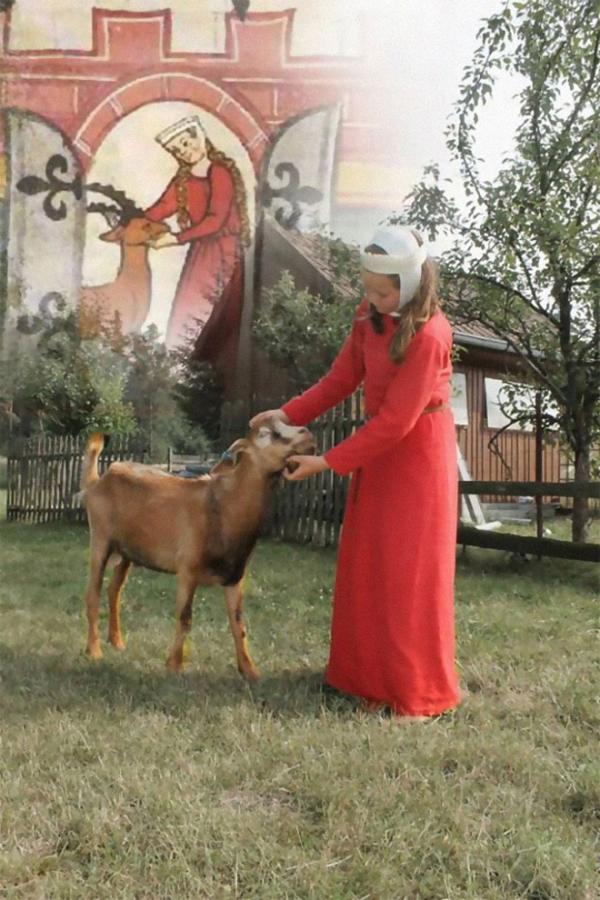 Nhóm sinh viên Séc rảnh rỗi 'cosplay' những cảnh kỳ quặc trong sách thời Trung cổ Nhóm sinh viên Séc rảnh rỗi 'cosplay' những cảnh kỳ quặc trong sách thời Trung cổ
