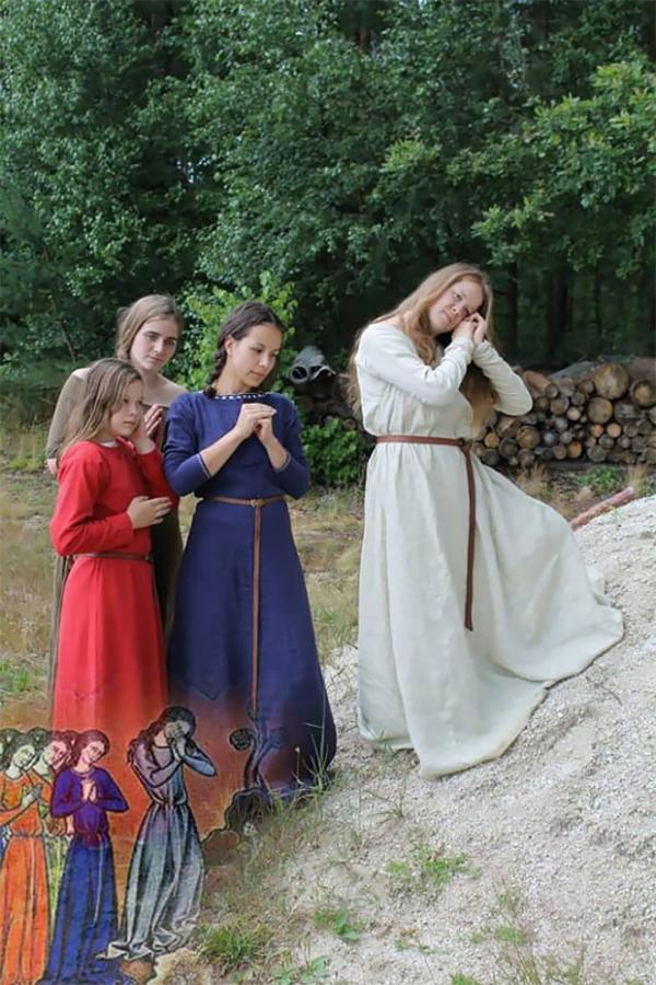 Nhóm sinh viên Séc rảnh rỗi 'cosplay' những cảnh kỳ quặc trong sách thời Trung cổ Nhóm sinh viên Séc rảnh rỗi 'cosplay' những cảnh kỳ quặc trong sách thời Trung cổ