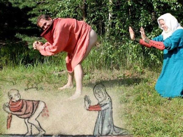 Nhóm sinh viên Séc rảnh rỗi 'cosplay' những cảnh kỳ quặc trong sách thời Trung cổ Nhóm sinh viên Séc rảnh rỗi 'cosplay' những cảnh kỳ quặc trong sách thời Trung cổ