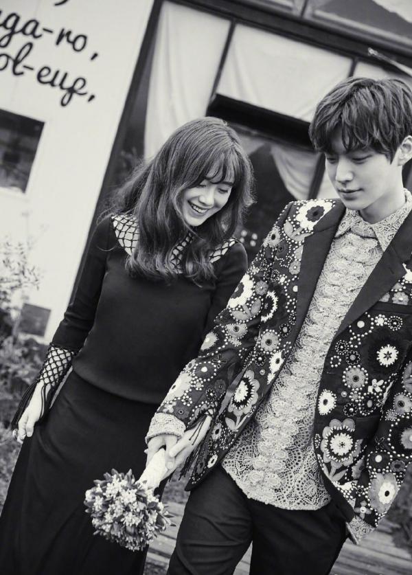 Dư luận Hàn 'đổi phe' khen Ahn Jae Hyun là 'Ahn Bồ Tát' sau đoạn tin nhắn đối đáp với Goo Hye Sun Dư luận Hàn 'đổi phe' khen Ahn Jae Hyun là 'Ahn Bồ Tát' sau đoạn tin nhắn đối đáp với Goo Hye Sun