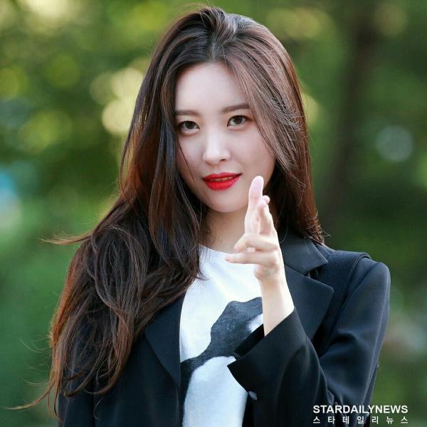 Sunmi bị chê 'mắc bệnh công chúa' khi tiết lộ cách khước từ tình cảm của các sao nam Sunmi bị chê 'mắc bệnh công chúa' khi tiết lộ cách khước từ tình cảm của các sao nam