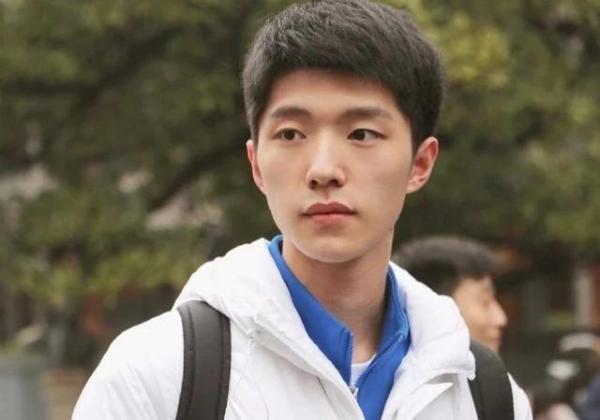 Tân sinh viên Bắc Ảnh: Cuộc đua nhan sắc của các đại mỹ nam là tương lai showbiz Hoa ngữ Tân sinh viên Bắc Ảnh: Cuộc đua nhan sắc của các đại mỹ nam là tương lai showbiz Hoa ngữ