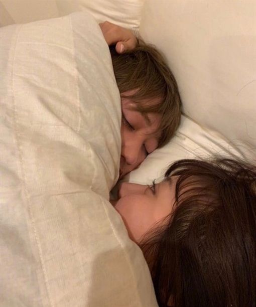 Bị idol khinh thường vì xấu xí, fangirl Nhật Bản phẫu thuật thẩm mỹ rồi quay lại trả thù như phim Bị idol khinh thường vì xấu xí, fangirl Nhật Bản phẫu thuật thẩm mỹ rồi quay lại trả thù như phim