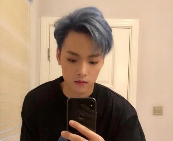 MC thảm đỏ vô duyên nhất 'hệ mặt trời' Đồng Hựu Lâm: Phớt lờ Đặng Luân, quên tên khách mời MC thảm đỏ vô duyên nhất 'hệ mặt trời' Đồng Hựu Lâm: Phớt lờ Đặng Luân, quên tên khách mời