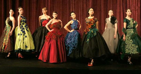Lạ lùng chưa, bệnh tật cũng có lúc là nguồn cảm hứng của thời trang Lạ lùng chưa, bệnh tật cũng có lúc là nguồn cảm hứng của thời trang