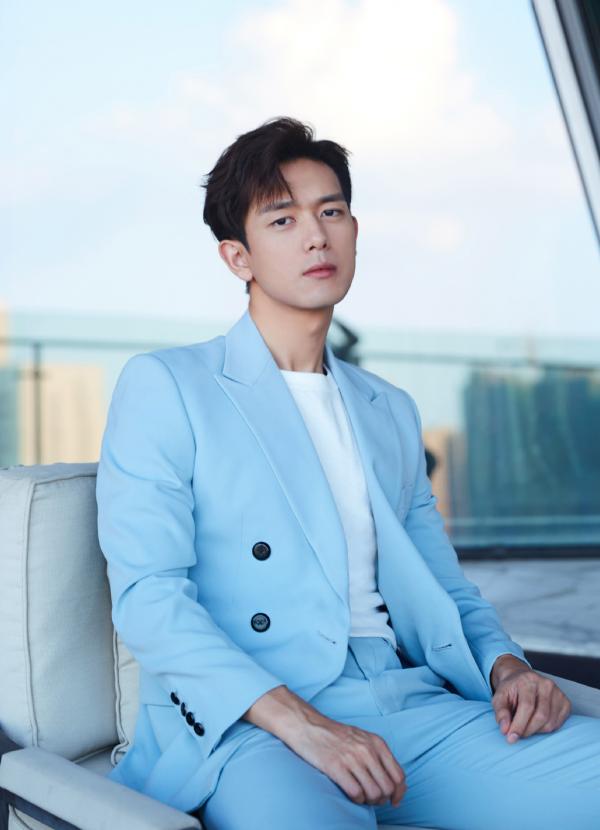 Lý Hiện: Chàng ngố cute, thích đọc tin bát quái và hóng thị phi nhất showbiz Hoa ngữ Lý Hiện: Chàng ngố cute, thích đọc tin bát quái và hóng thị phi nhất showbiz Hoa ngữ